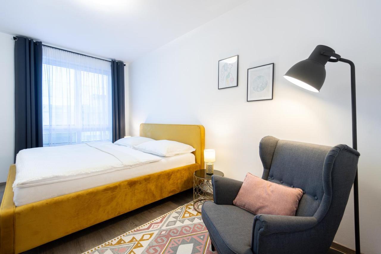 Nova Karolina Apartment Острава Экстерьер фото